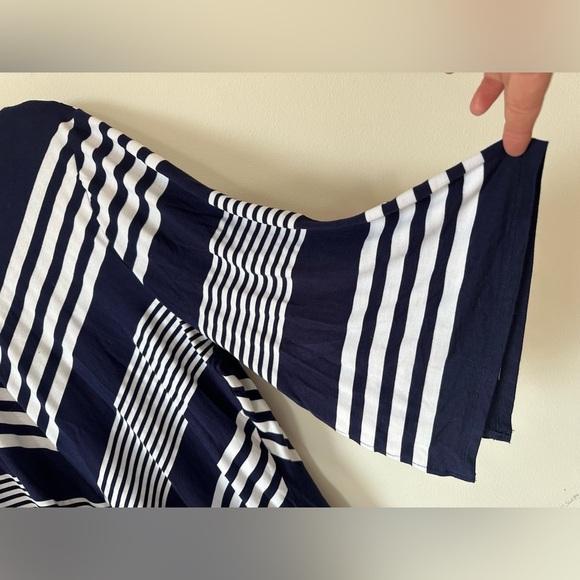 Maria Gabrielle 2x navy white striped V hem, v neck blouse with bell 3/4 sleeve - Picture 3 of 5